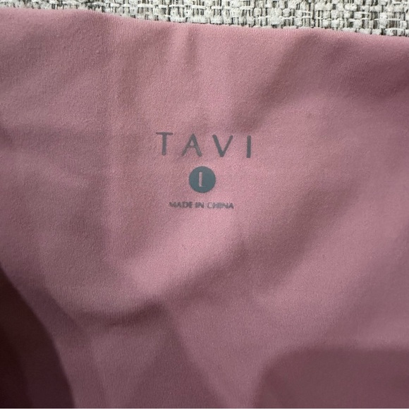 NWOT Tavi High Waisted 7/8th Legging with Mesh Panels in Wisteria Mauve Pink - Picture 3 of 11